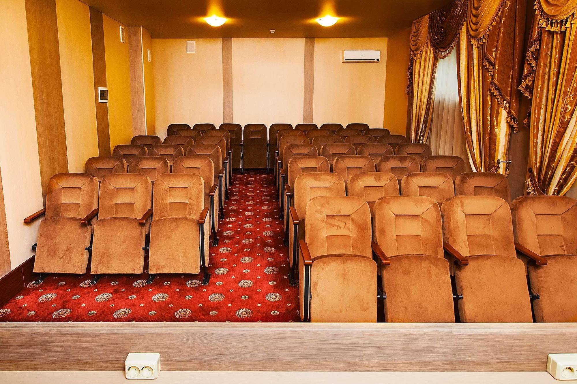 Park Hotel Harkov Kültér fotó